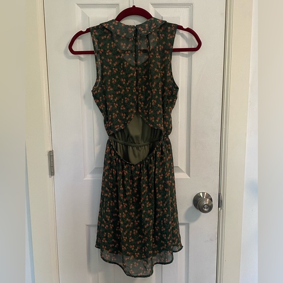 Green Peter Pan Collar Dress - Picture 4 of 4